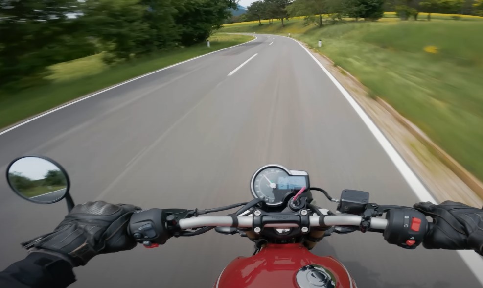 Guy riding a bike from a first perspective